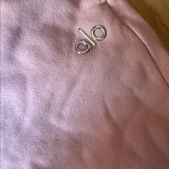 ALO Yoga Accolade Sweats - Picture 2 of 4